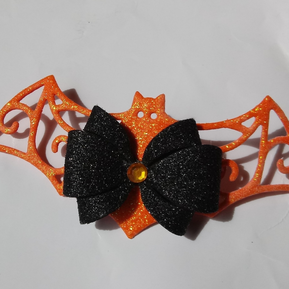 Super cute Halloween hair bow